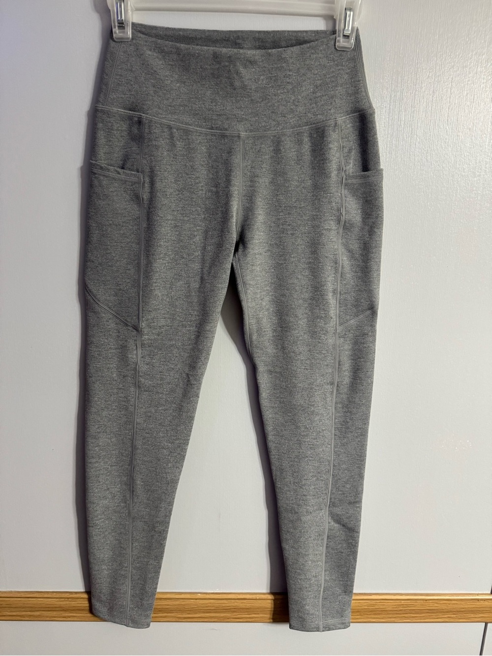 Earth Yoga Gray High-Waist Pocket Leggings Size Medium